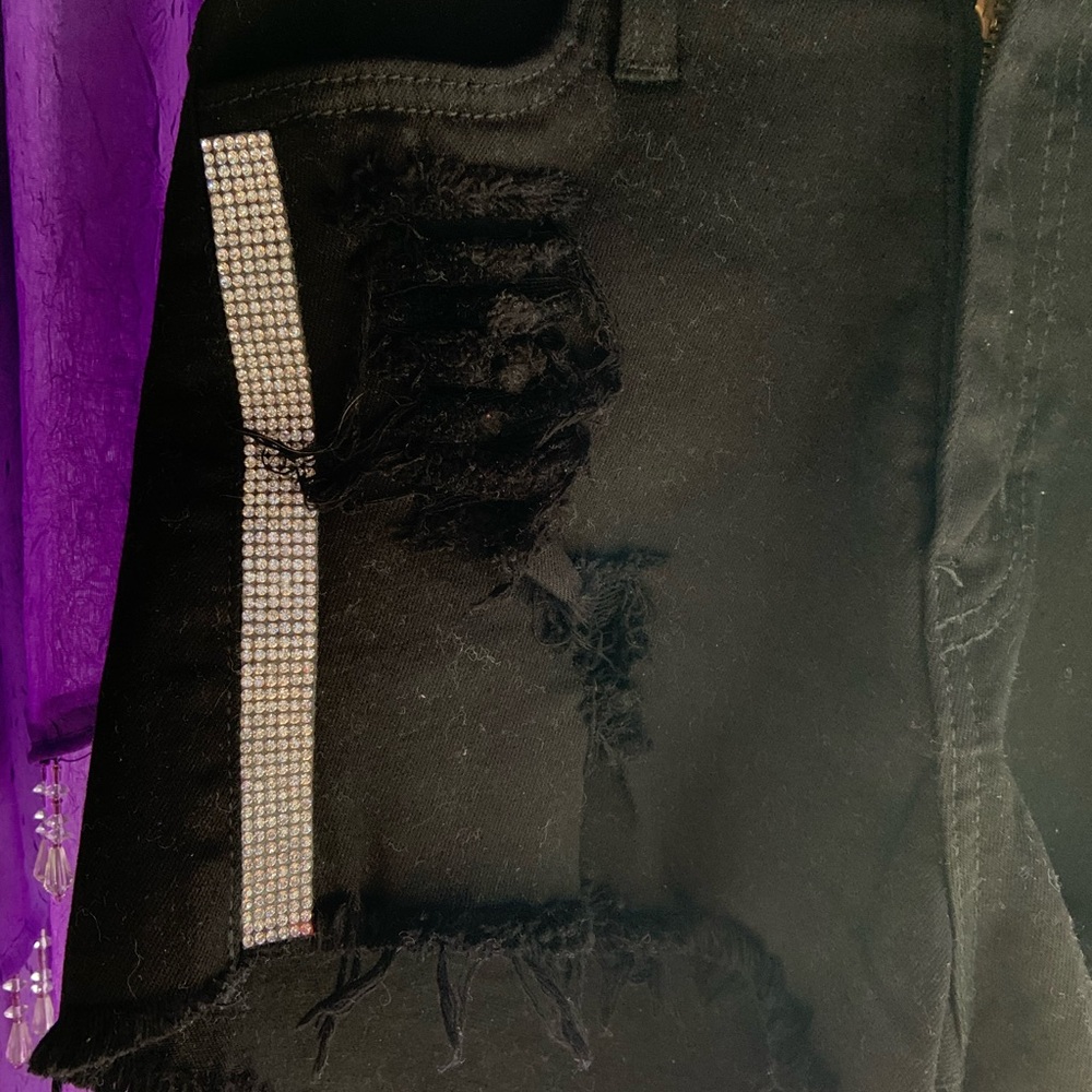 Shorts - Picture 2 of 4